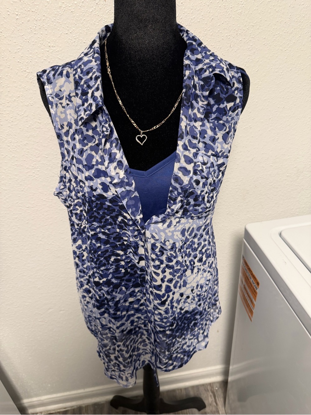 Liz Claiborne Blue Leopard Print Sleeveless Camisole